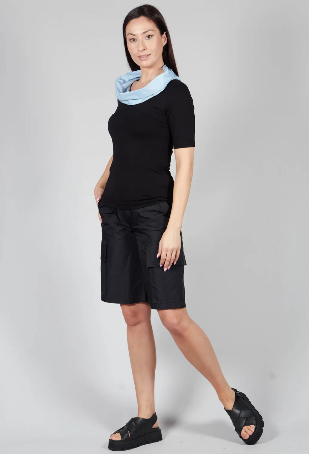 Dim Shirt in Black Light Blue