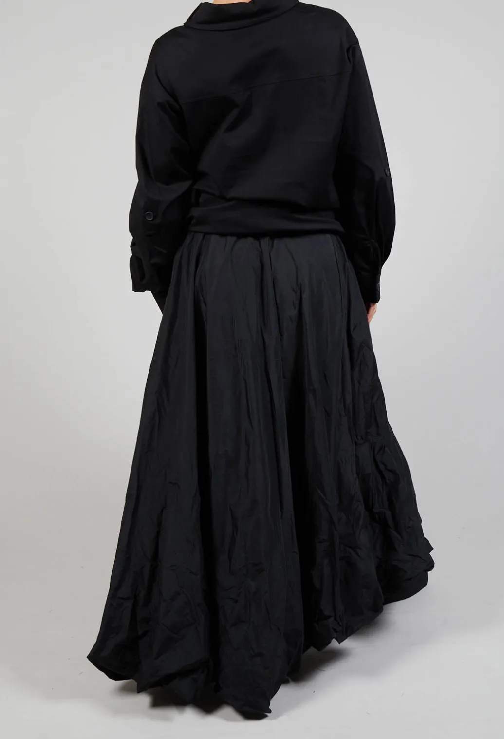 Dipped Hemline Skirt in Black