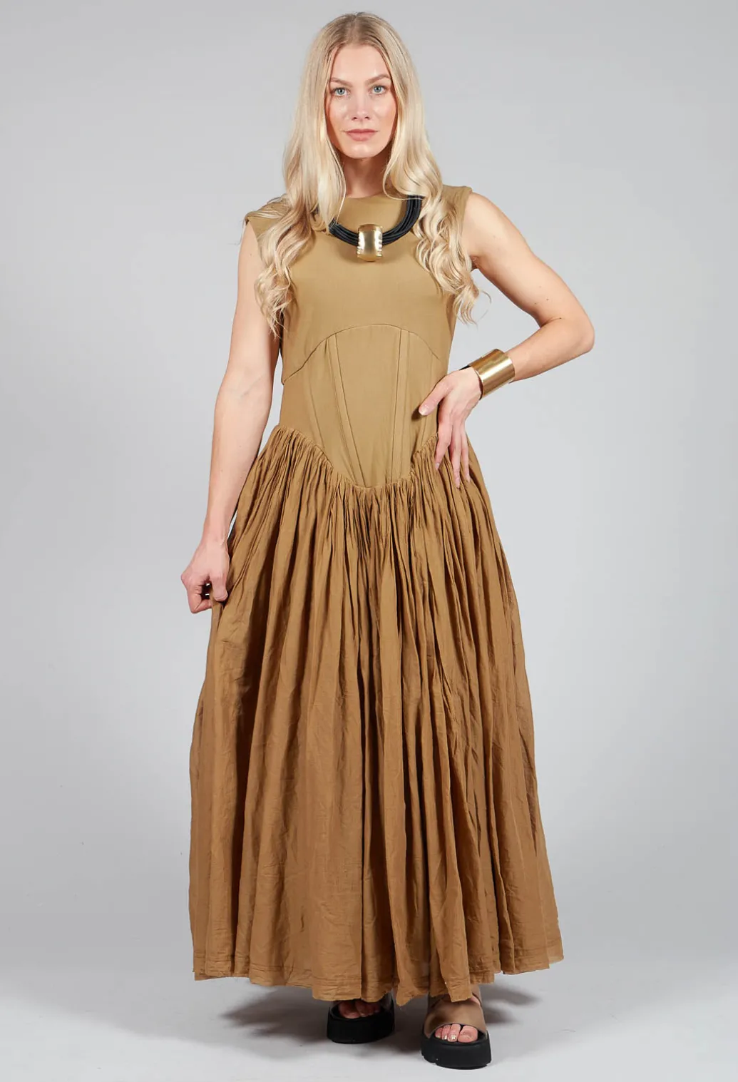 Distinto Dress in Dried Tobacco