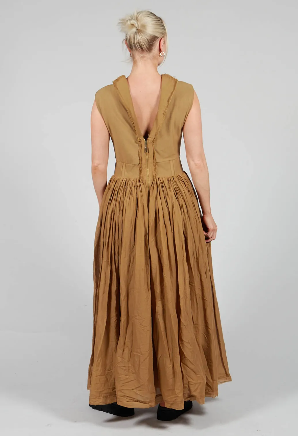 Distinto Dress in Dried Tobacco