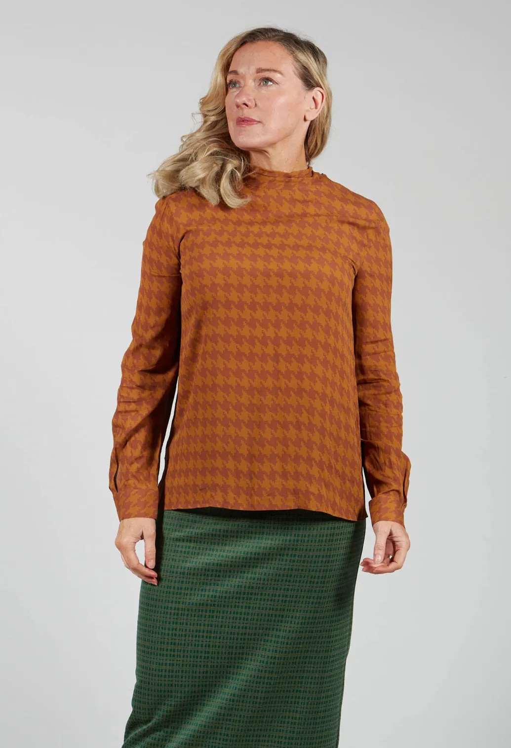 Dogtooth Blouse in Gold
