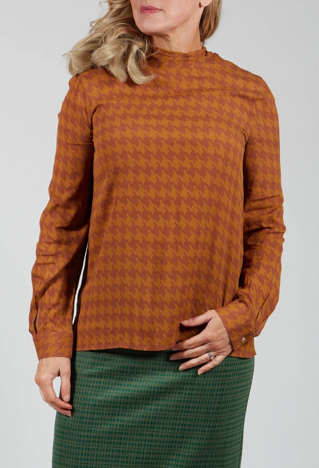 Dogtooth Blouse in Gold