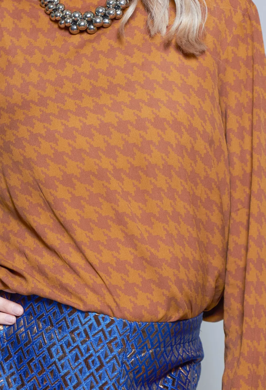 Dogtooth Blouse in Gold