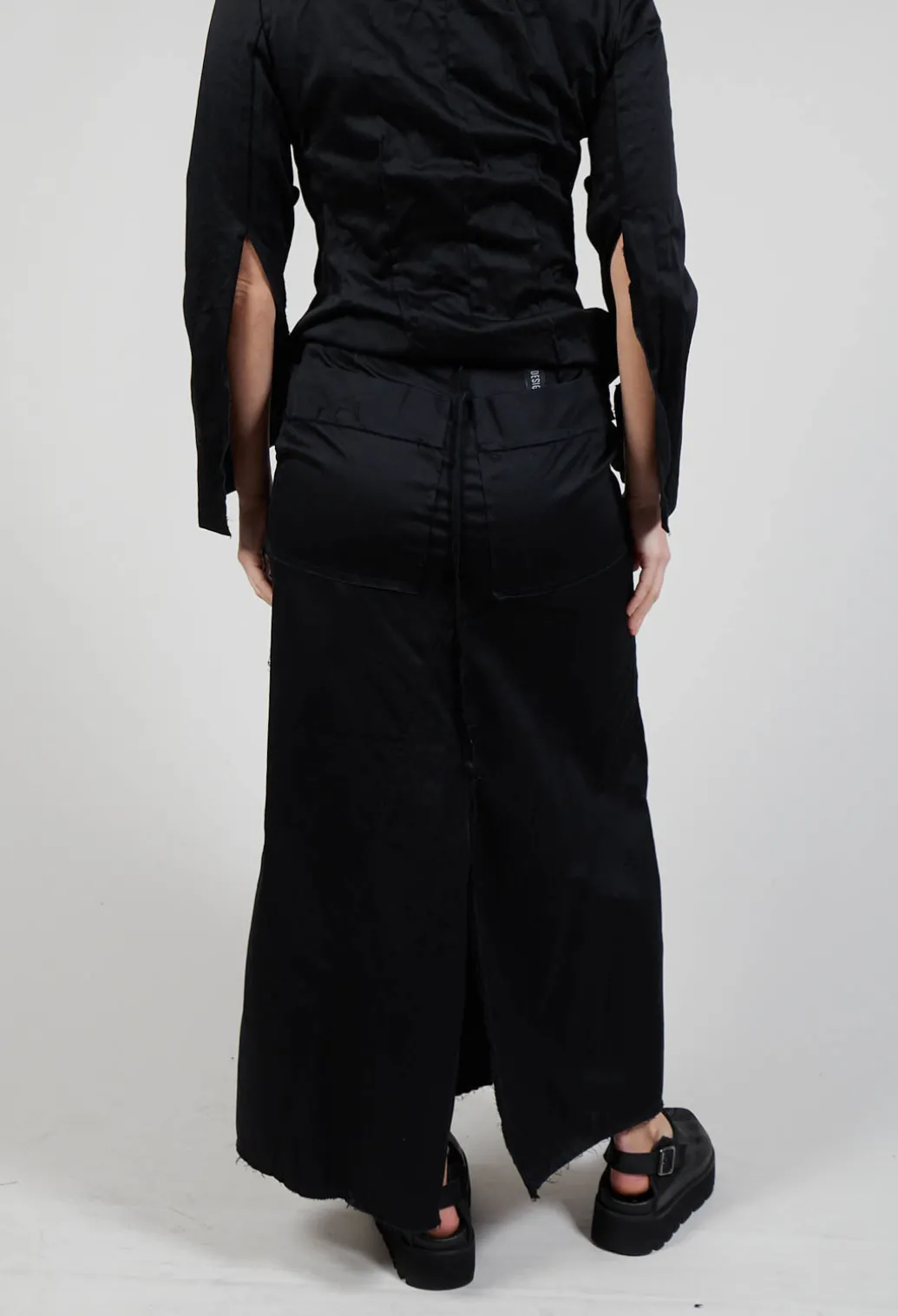 DOST1 Skirt in Black