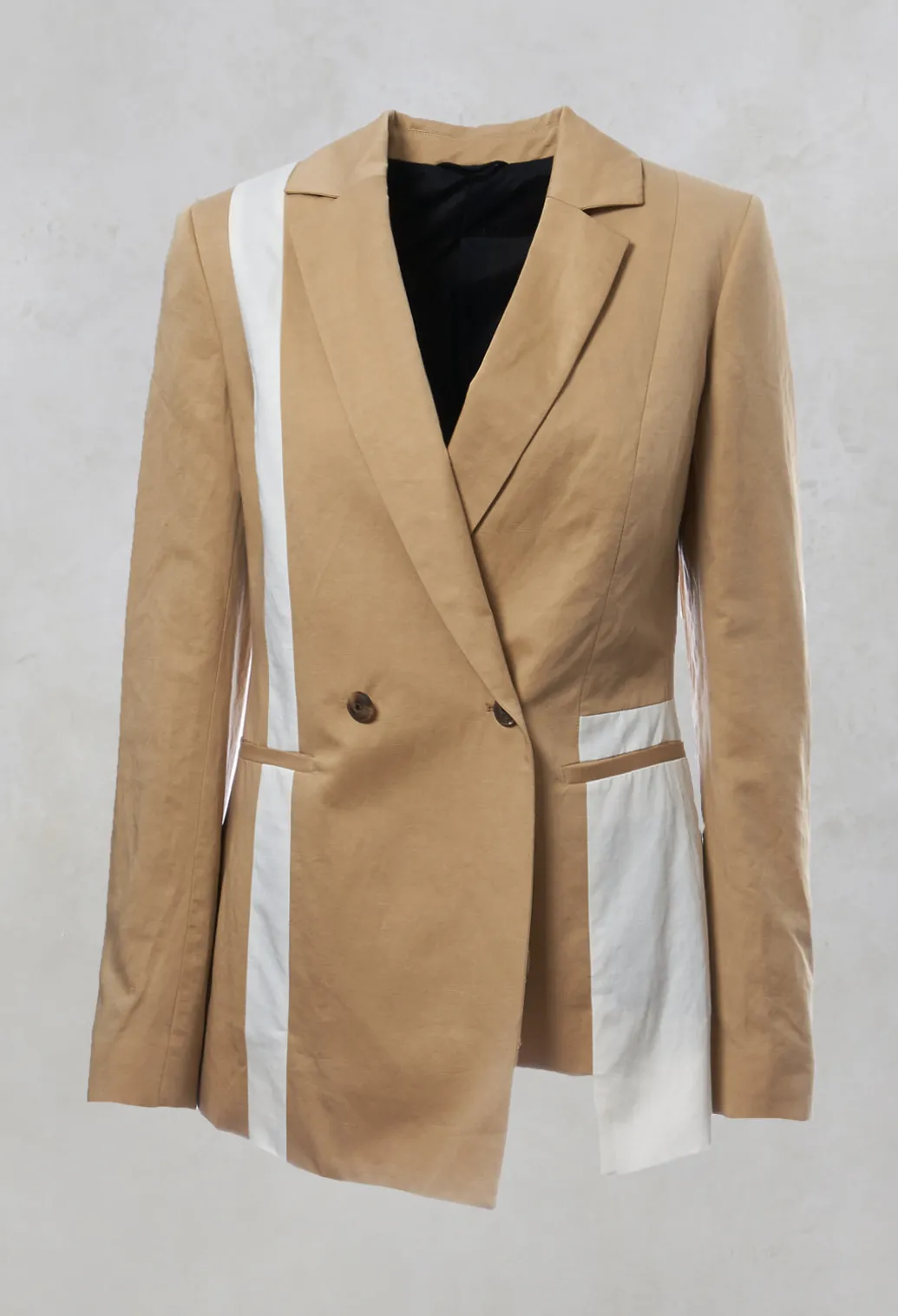 Double Breasted Blazer in Cerotto