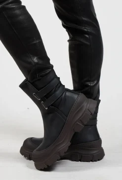 Double Strap Ankle Boots in Gasoline Nero