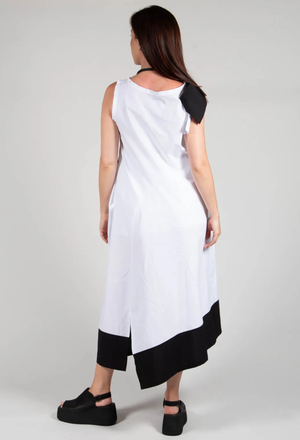 ELAN1 Dress in White with Black