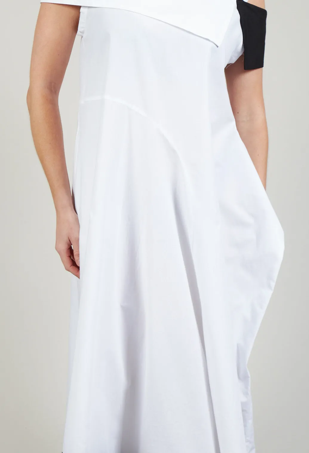 ELAN1 Dress in White with Black