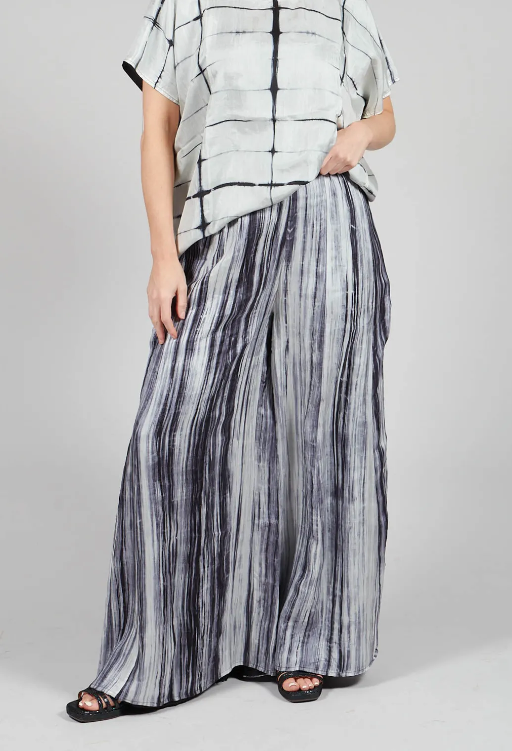Emma Reversible Pants in Black and White