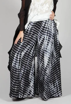 Emma Reversible Pants in Crocodise Black