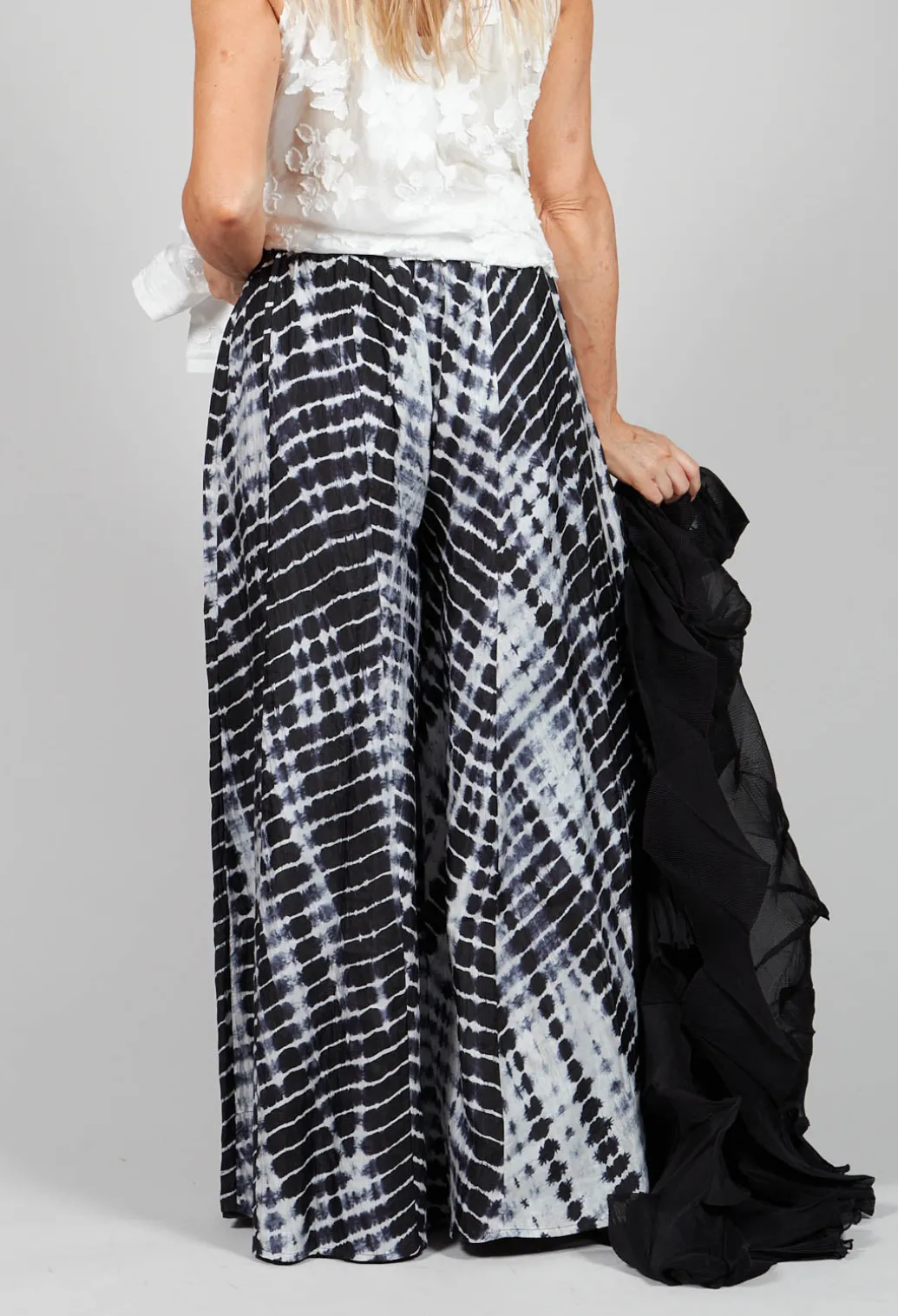 Emma Reversible Pants in Crocodise Black