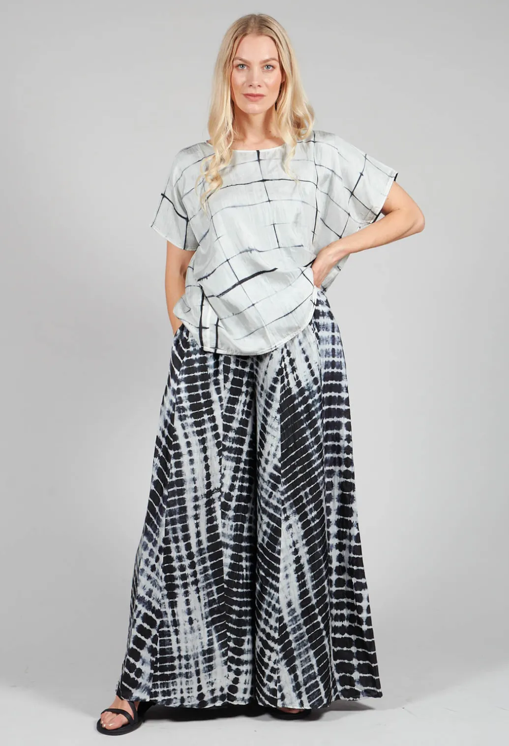 Emma Reversible Pants in Crocodise Black