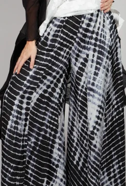 Emma Reversible Pants in Crocodise Black
