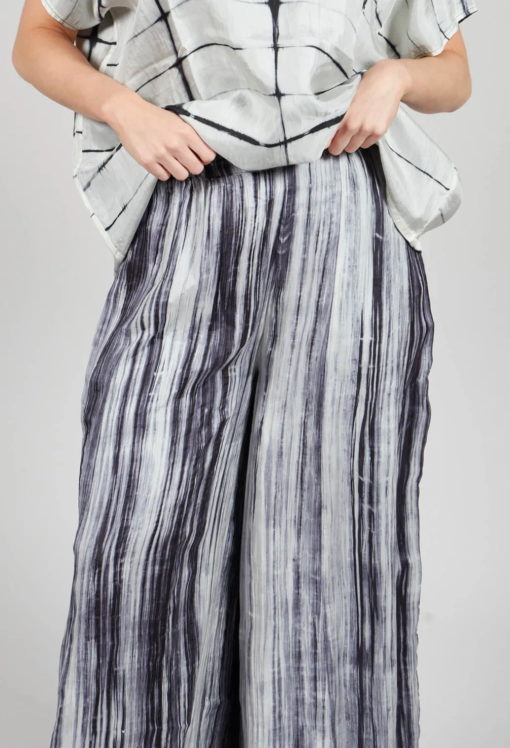 Emma Reversible Pants in Black and White