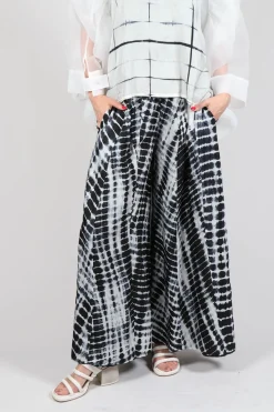 Emma Reversible Pants in Crocodise Black