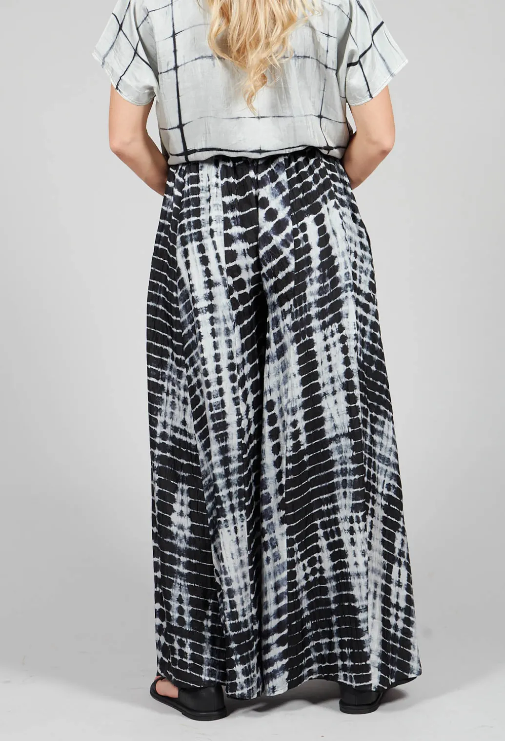 Emma Reversible Pants in Crocodise Black