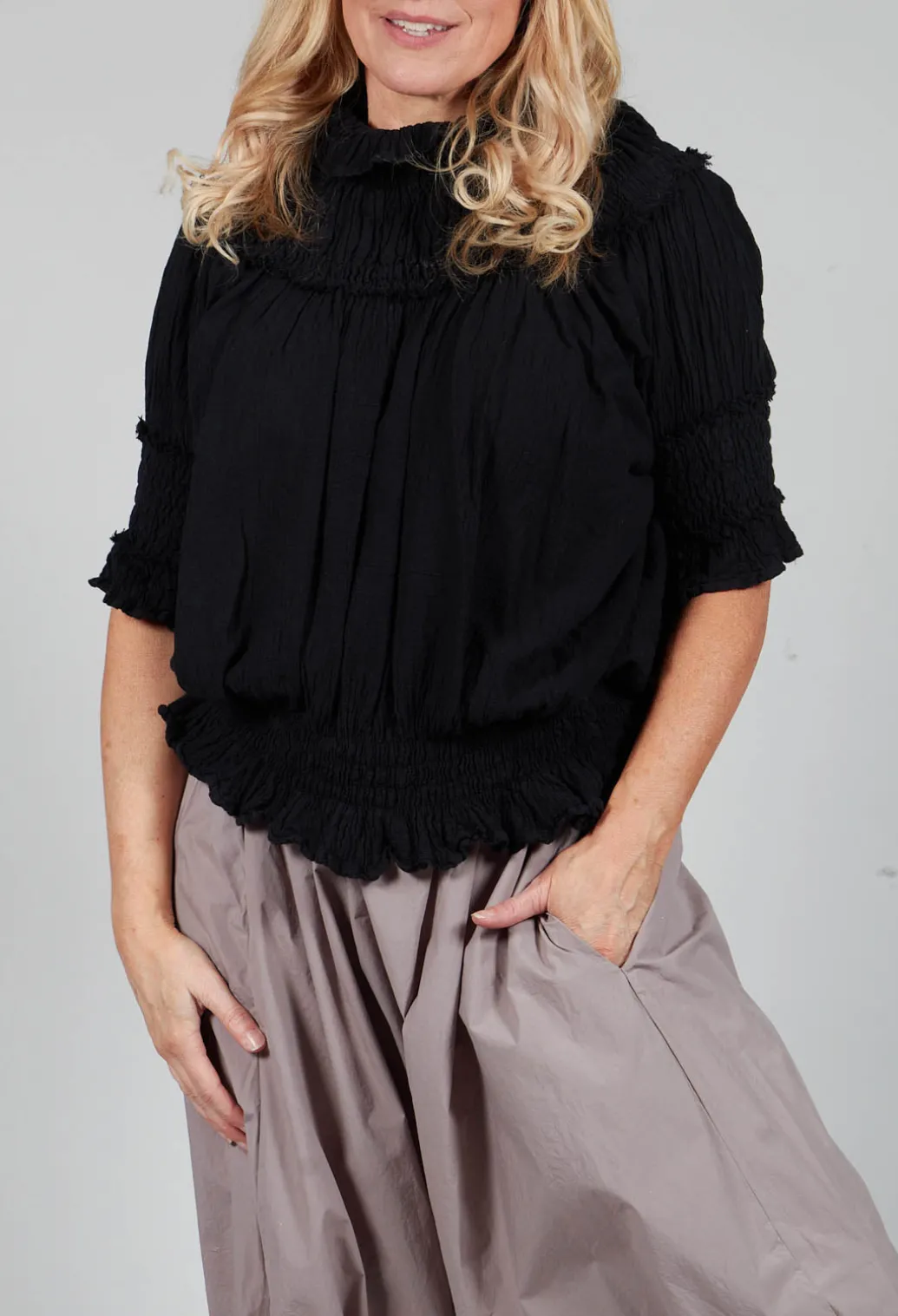 Feminatur Shirt in Kaviar