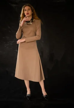 Fit Dress in Camel