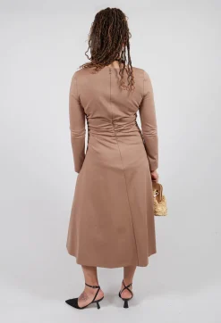 Fit Dress in Camel