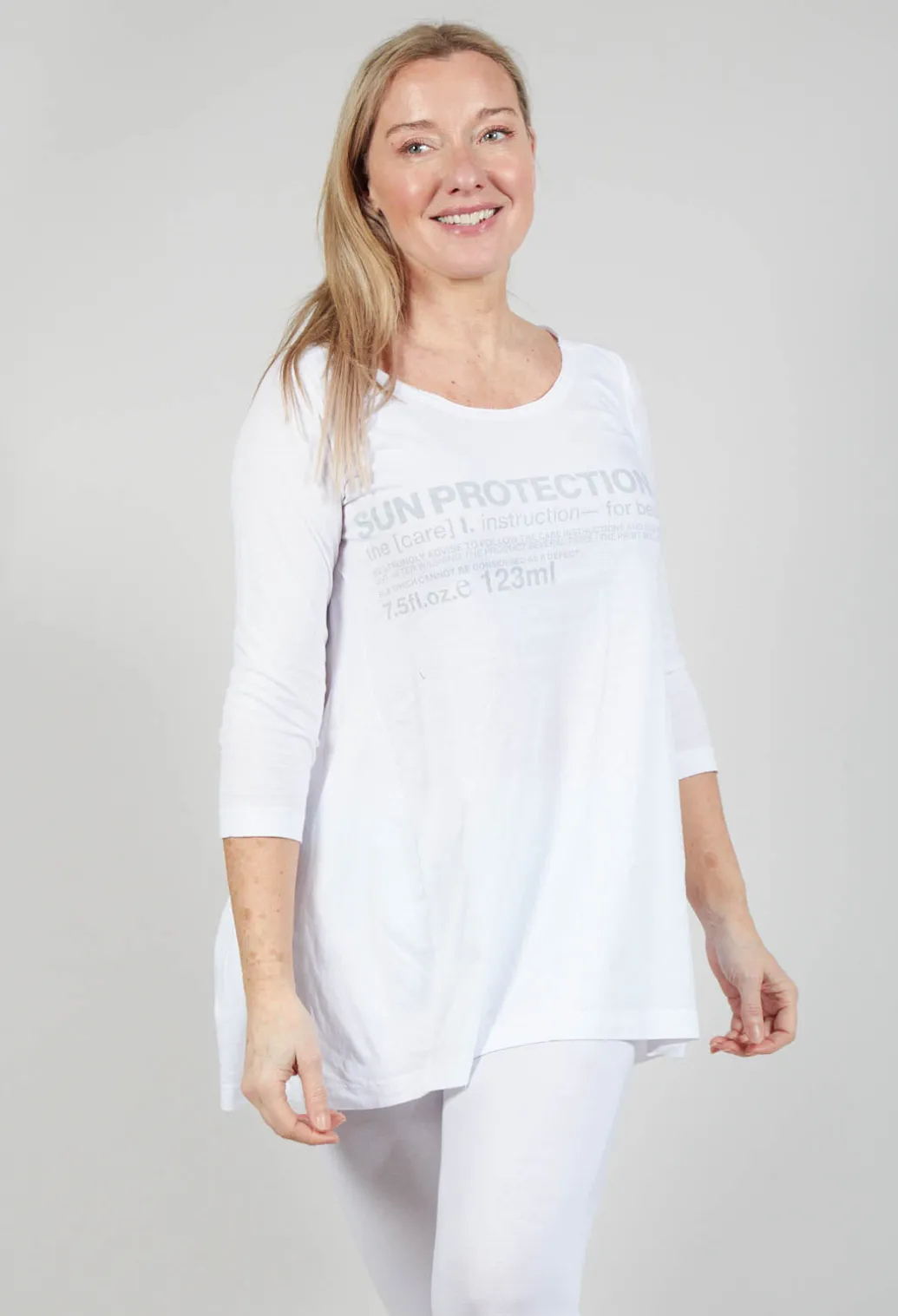 Flared Hem Jersey Top with Motif in Grey Print