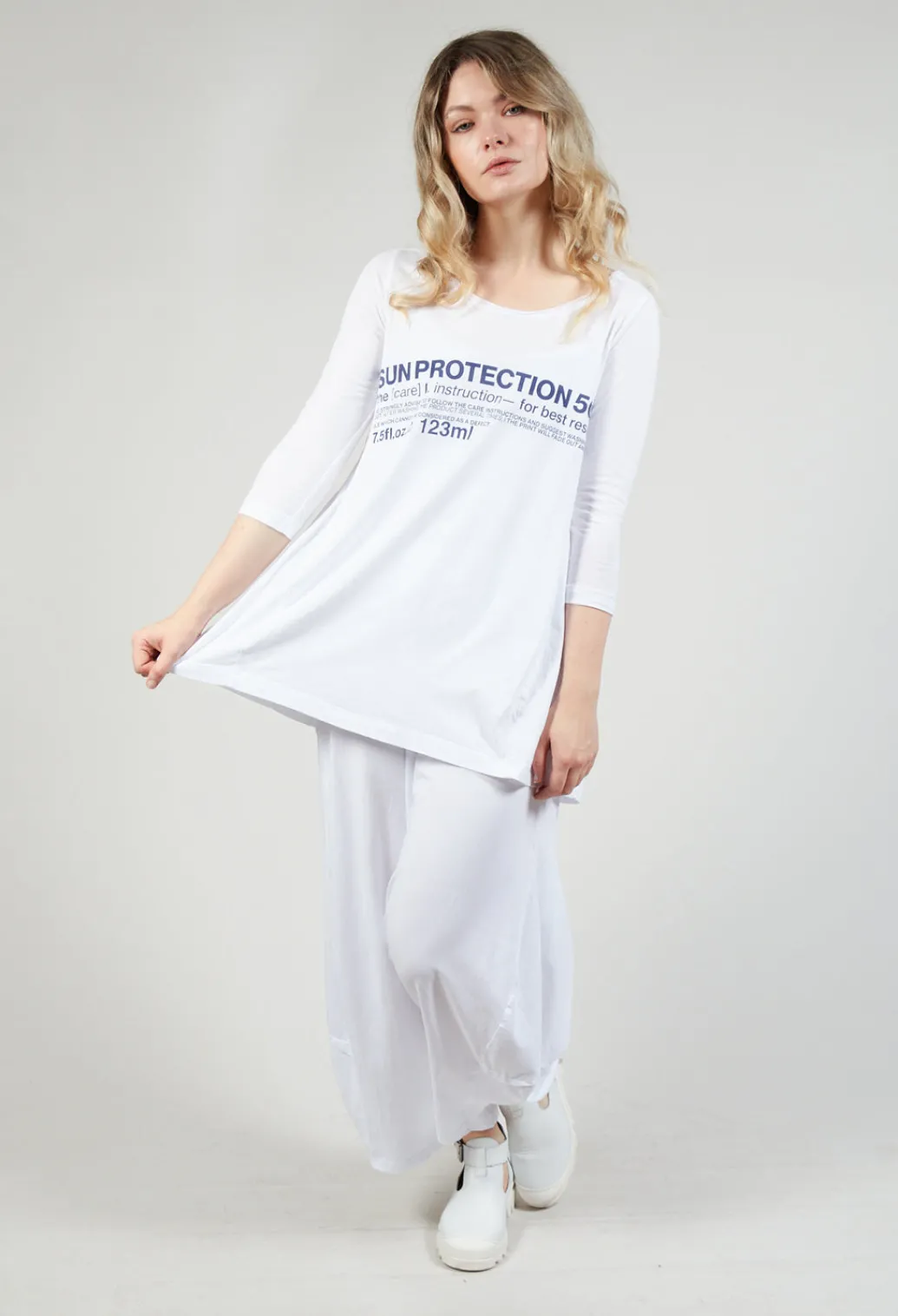 Flared Hem Jersey Top with Motif in Azur Print