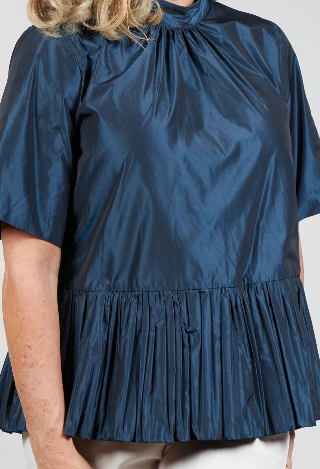 Flared Shape Shirt in Navy