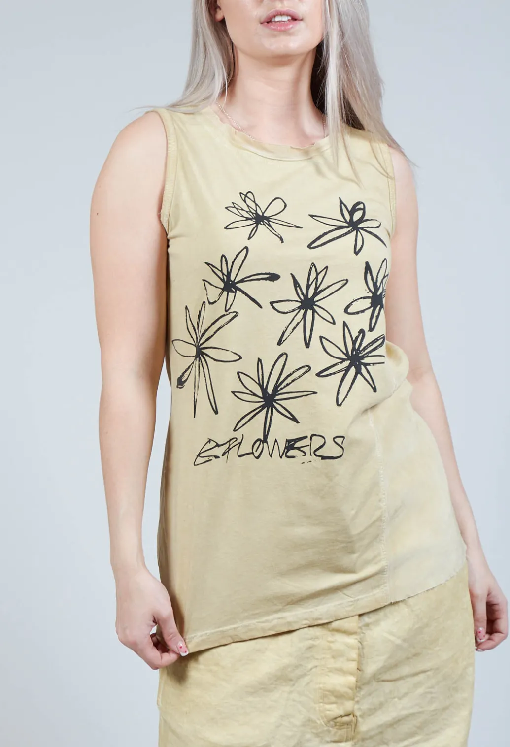 Flower Print Graphic Vest in Wax Flock Cloud