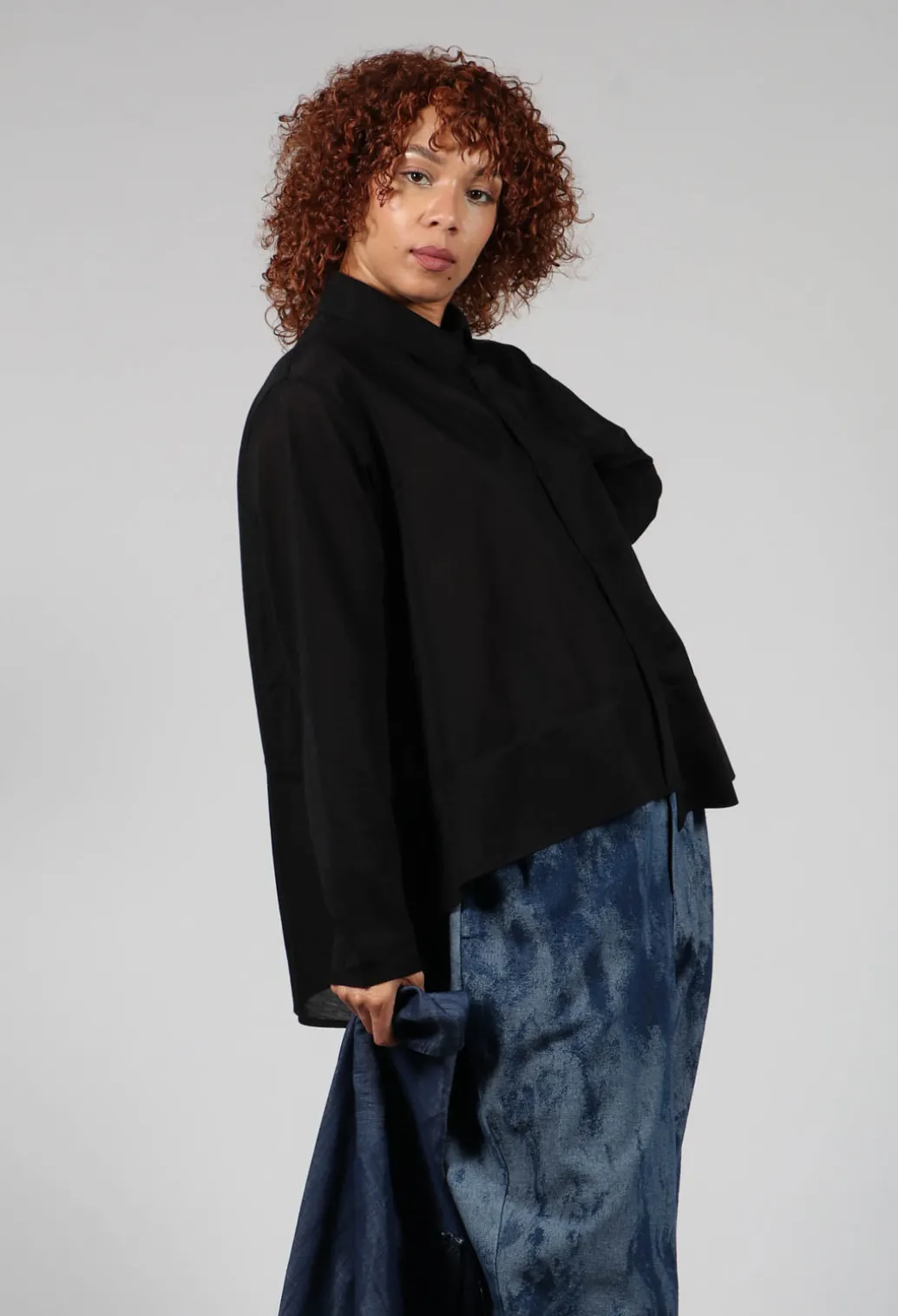 Front Crop Shirt in Black