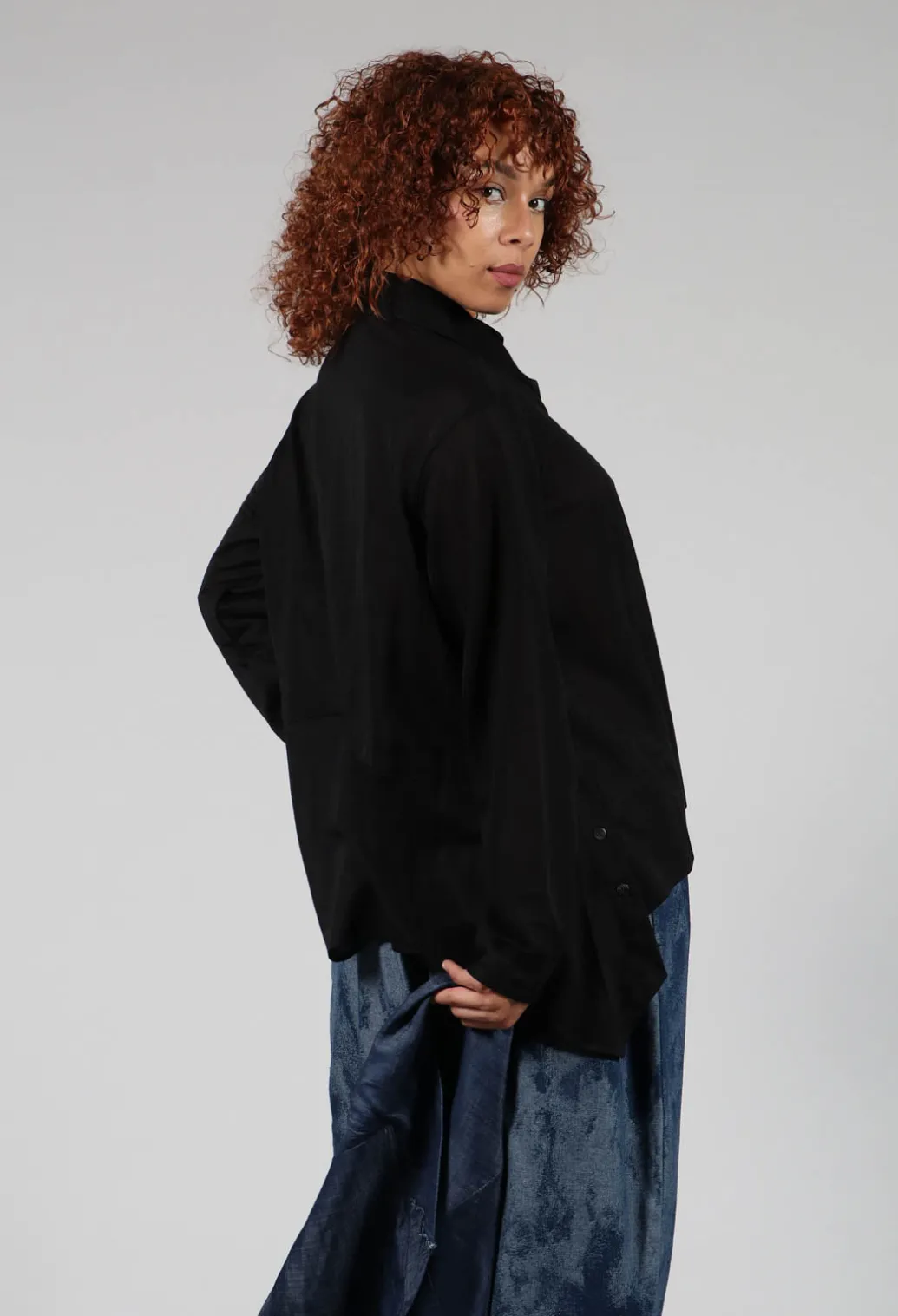 Front Crop Shirt in Black