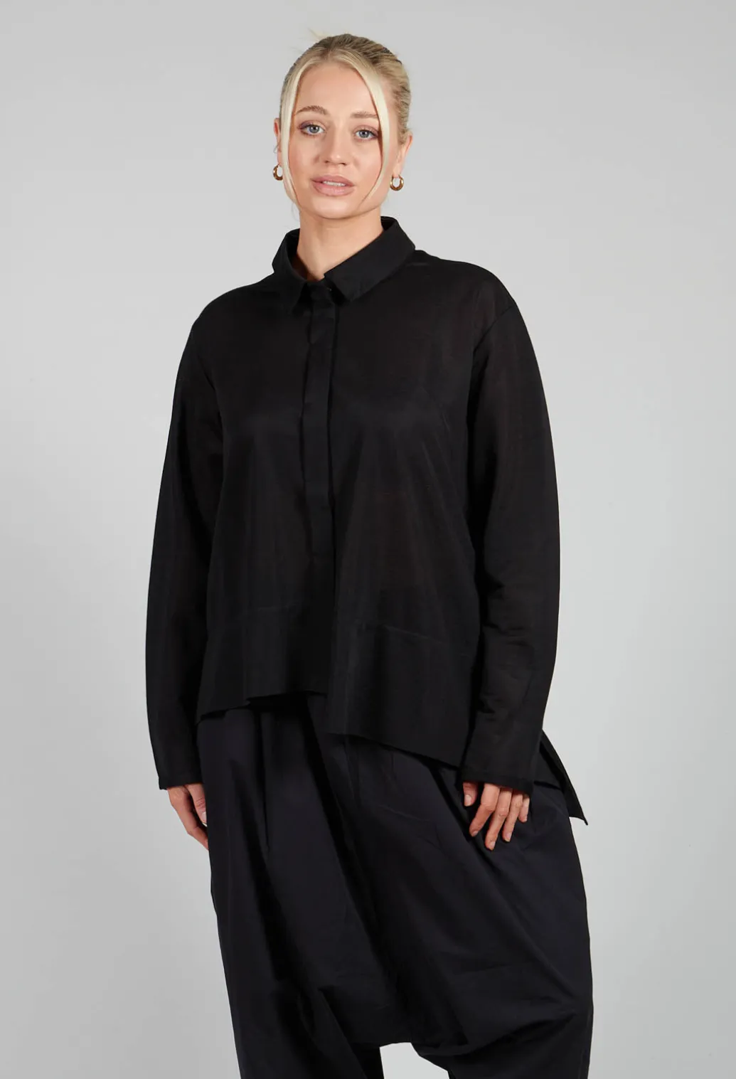 Front Crop Shirt in Black