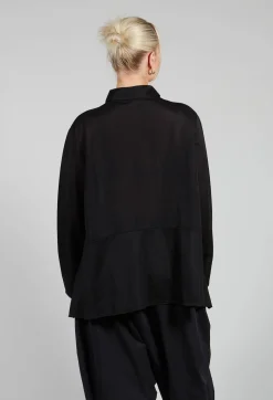 Front Crop Shirt in Black