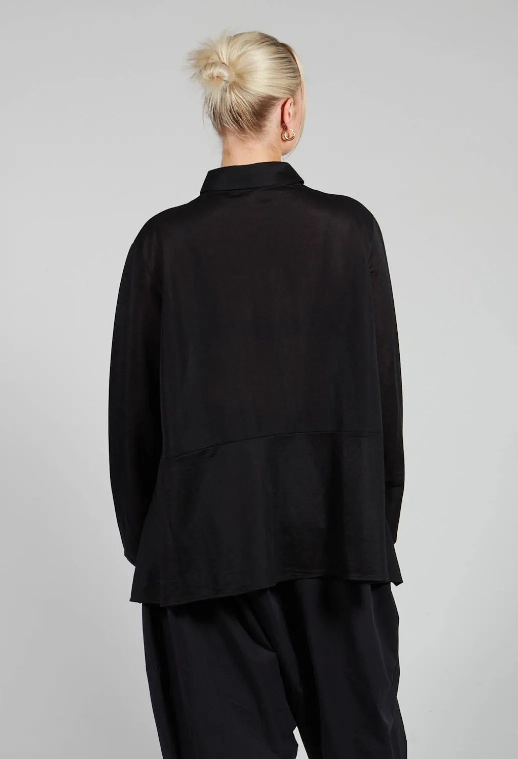 Front Crop Shirt in Black