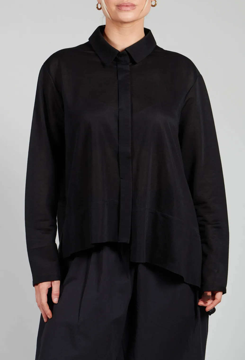 Front Crop Shirt in Black