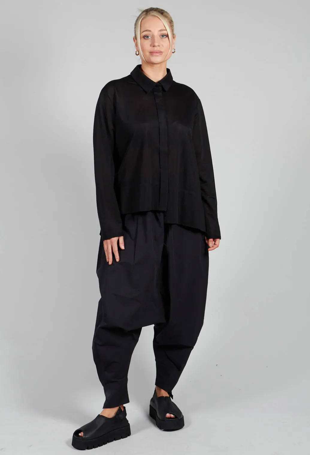 Front Crop Shirt in Black