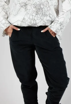 Geishan Long Trousers in Black