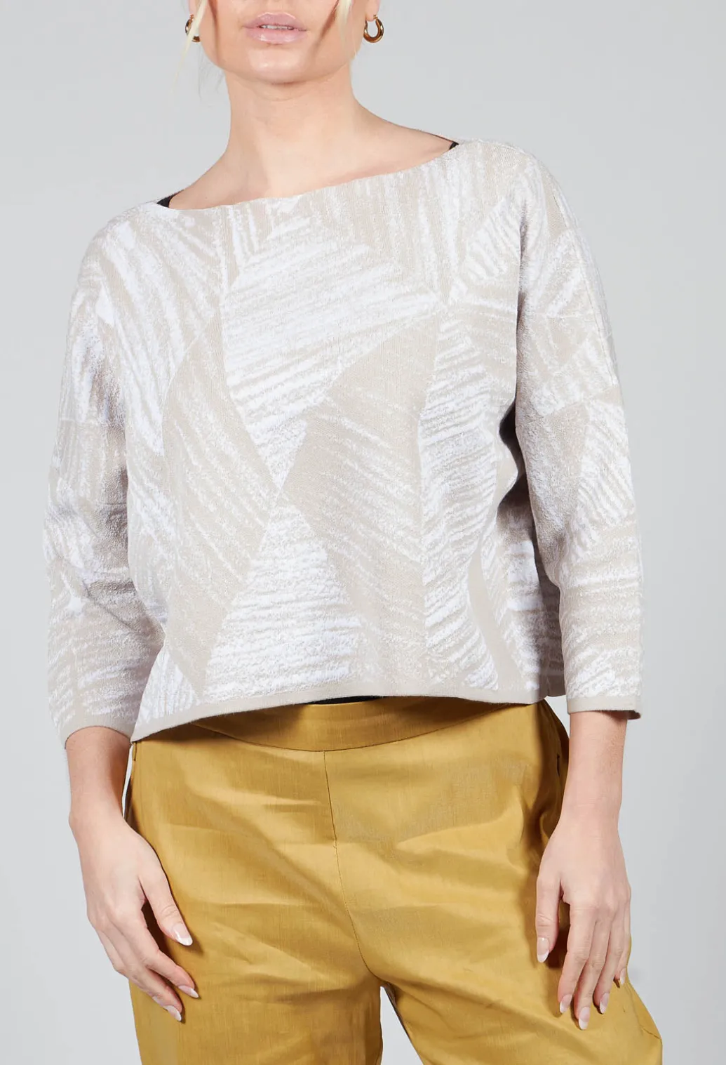 Geometric Jumper in Mastic
