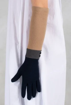Gloves in Navy/Grey/Camel