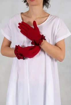 Gloves in Red/Black