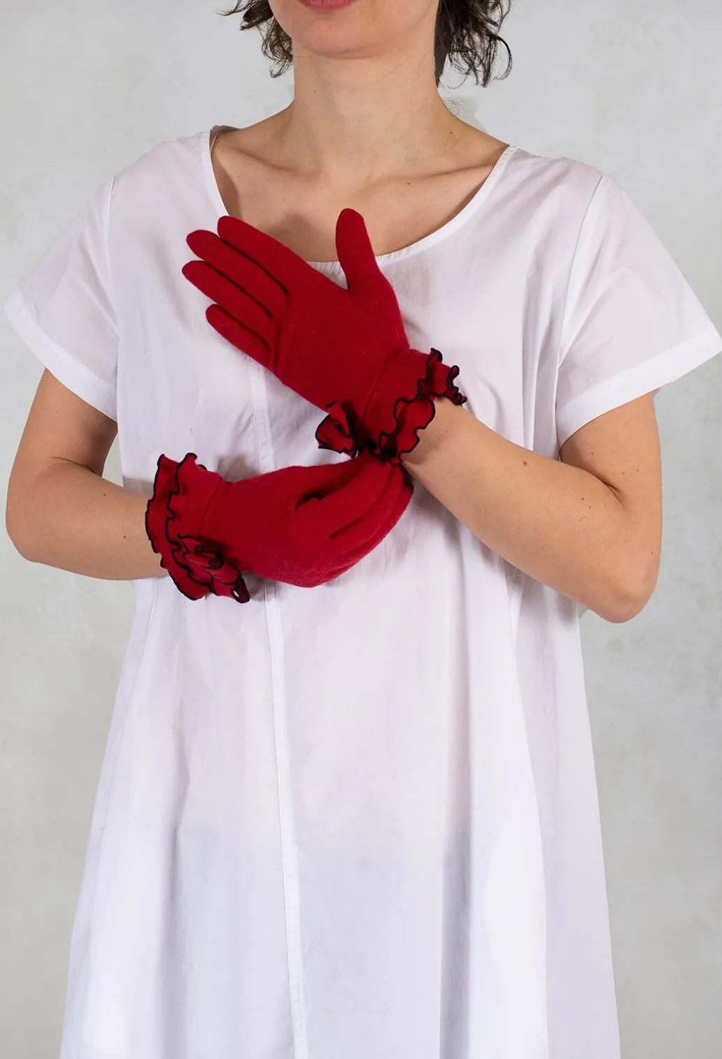 Gloves in Red/Black