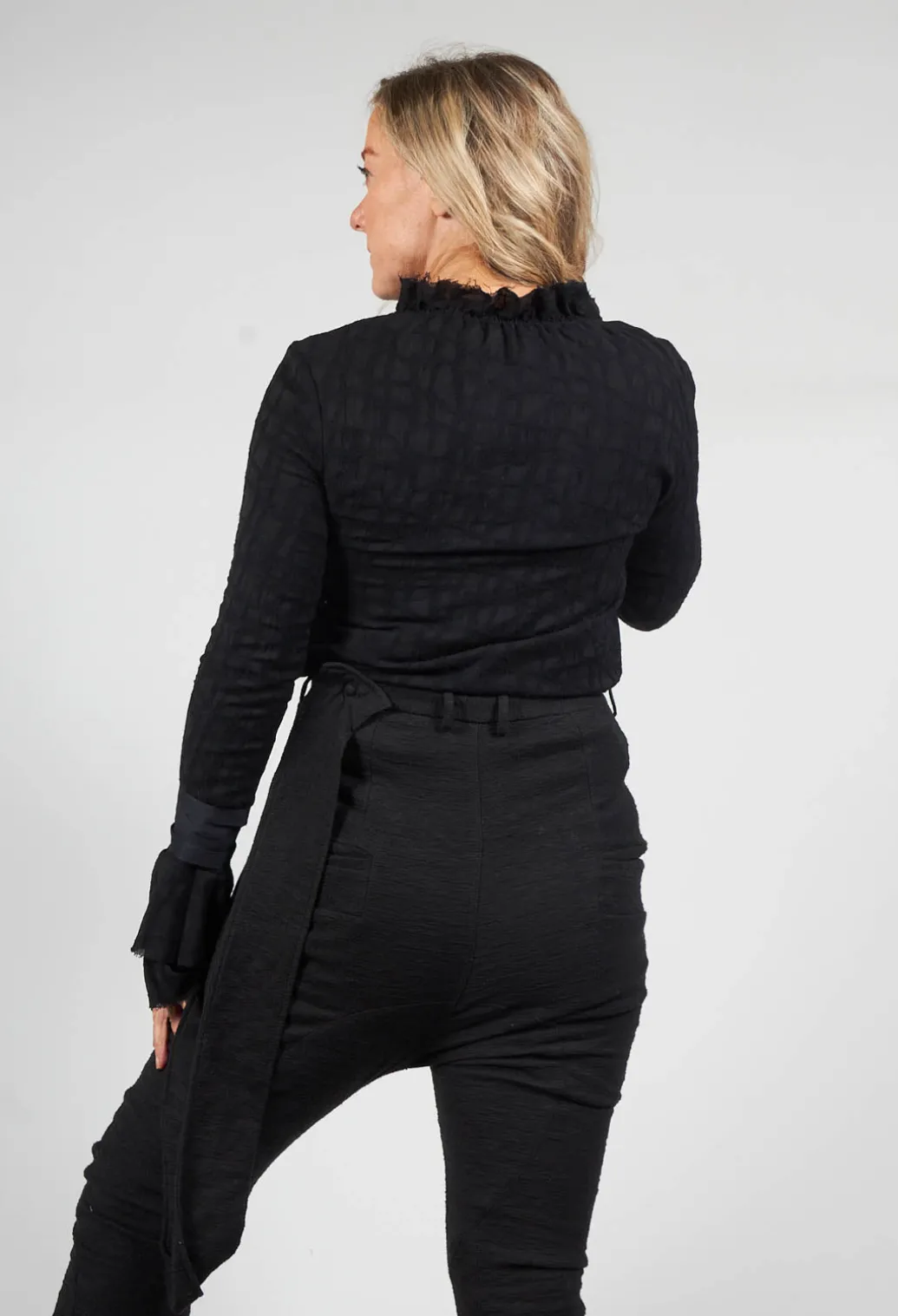 Hals Blouse in Black