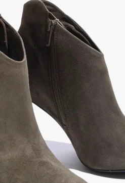 Heeled Suede Ankle Boot with Zip in Army