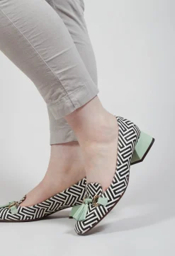 Hetus Shoe with Tassle Embelishment in Green Black and White