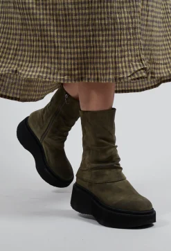 High Ankle Boots with Platform Sole in London Forest