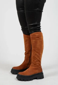 High Boots in London Tabacco