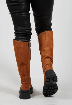 High Boots in London Tabacco