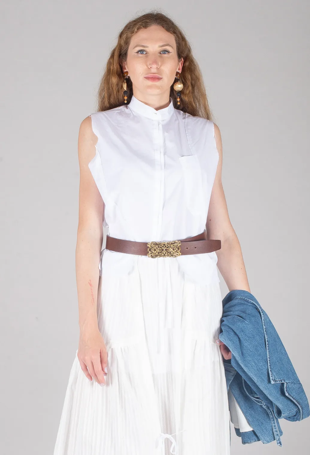 High Collar Sleeveless Shirt in White