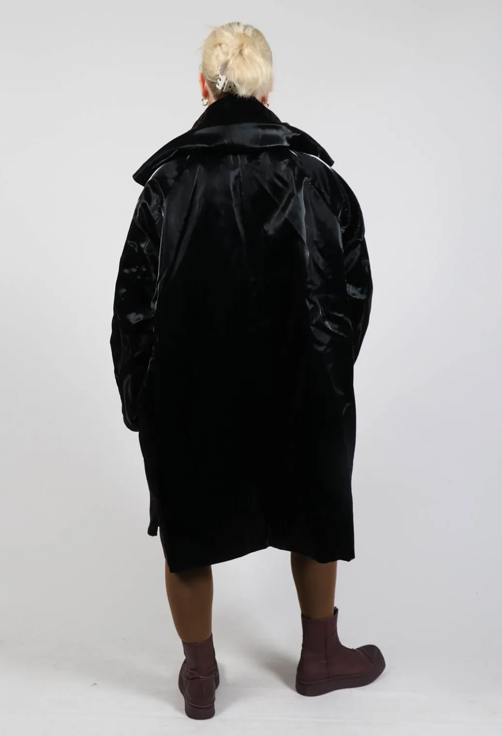 High Shine Coat with Scarf in Black