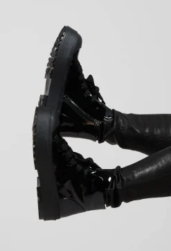 High Shine Trainer Style Boots in New Lime Nero