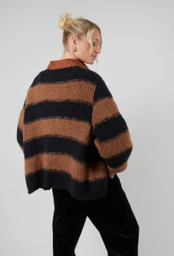 Illimani Short Jacket in Nero Cognac