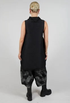 Isej Top in Black